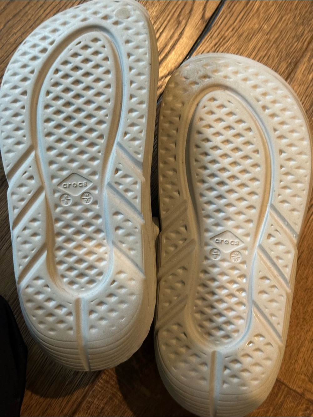 Crocs - Picture 9 of 15